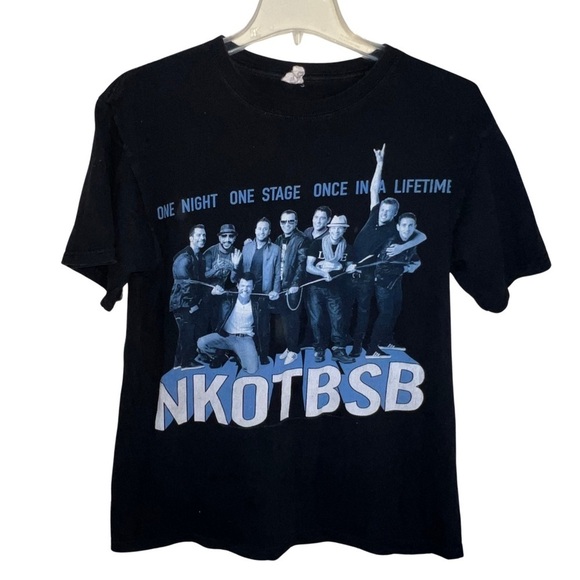 Anvil New Kids on the Block Pre Shrunk 100% Cotton 2011 Concert T-shirt Size Med - Picture 1 of 6